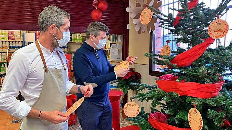 Las ocho plazas de abastos reciben &#039;El árbol de los deseos&#039; más sostenible