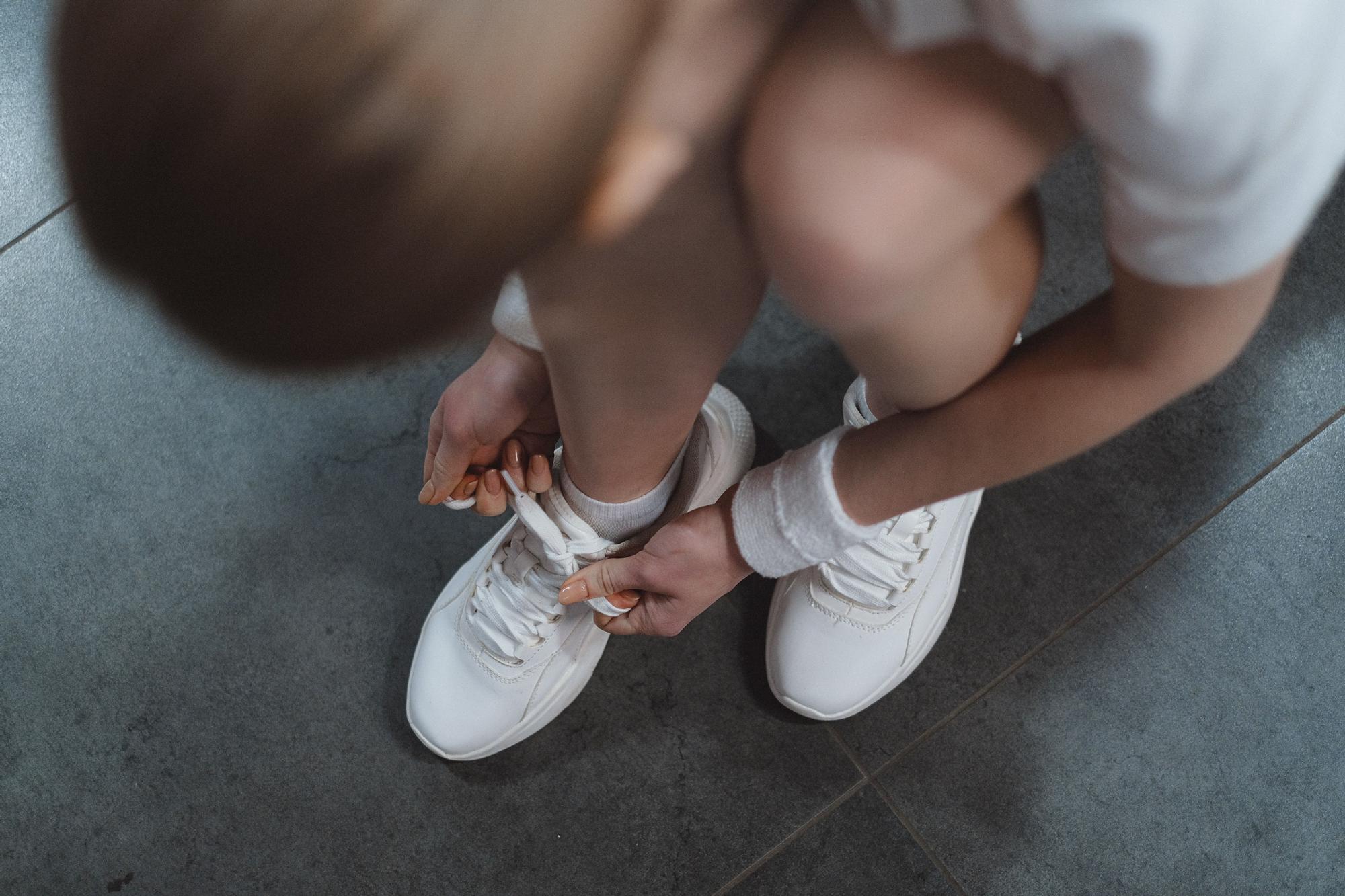 Cómo combinar las zapatillas blancas - Cuore