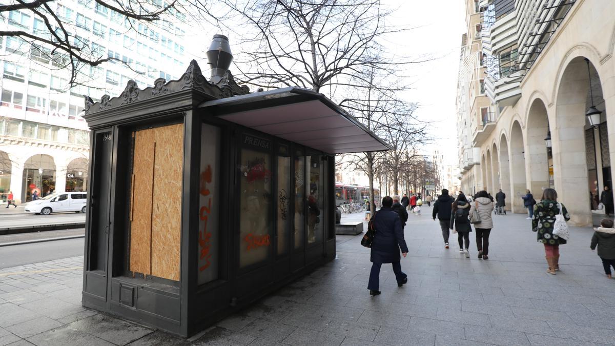 El quiosco situado frente a El Corte Inglés se pensó para convertirse en una churrería, pero no ha abierto aún.