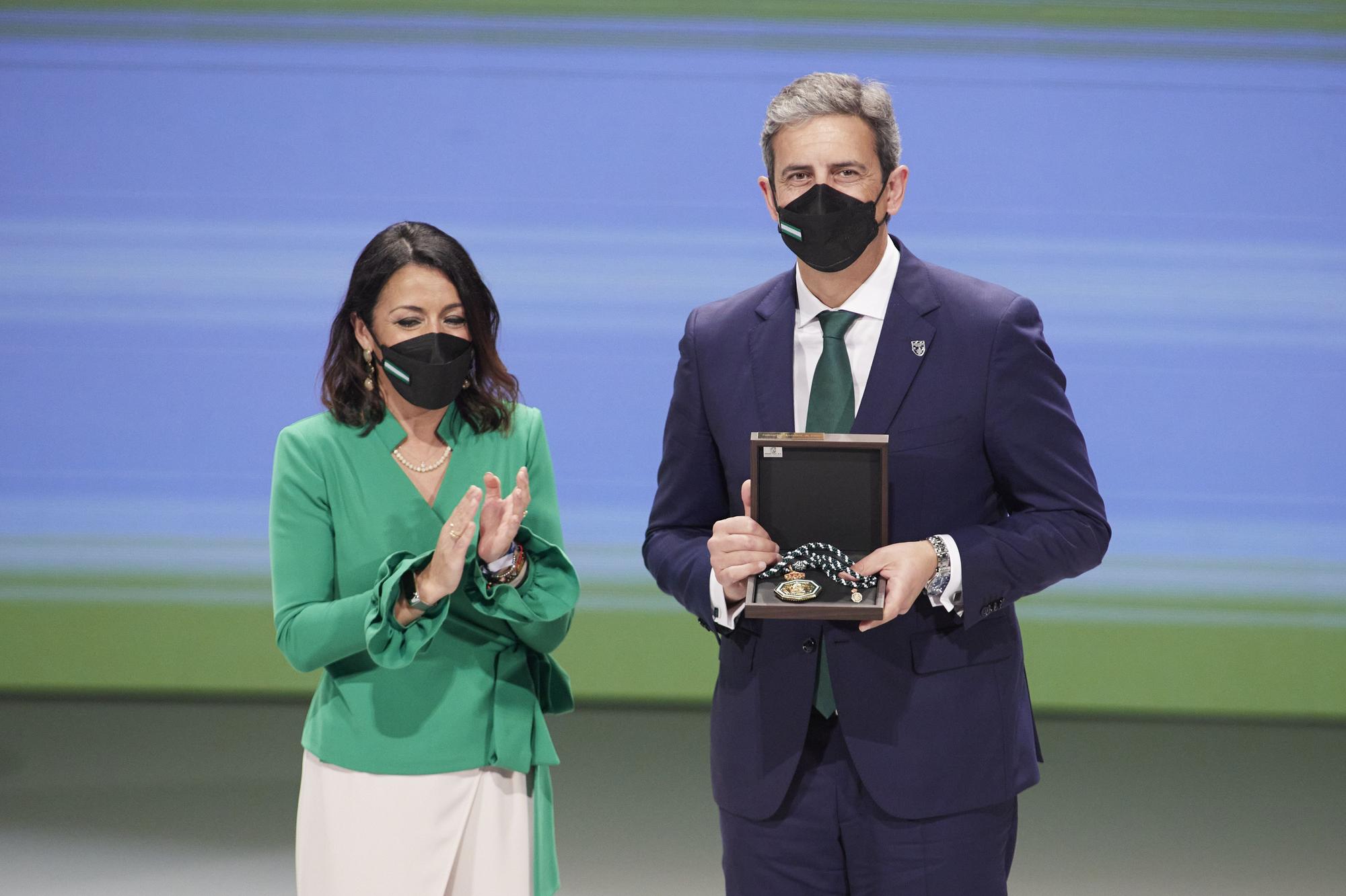 Las imágenes del acto institucional en el Parlamento andaluz con motivo del 28-F