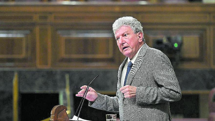 Pedro Quevedo durante el pleno de ayer en el Congreso de los Diputados.