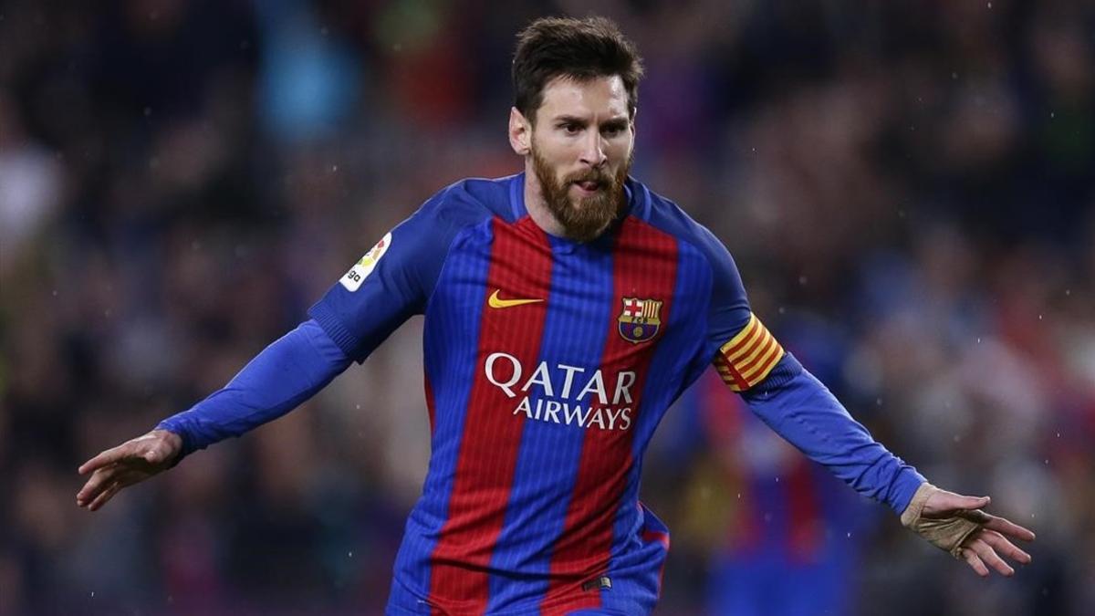 Leo Messi celebra el primer gol ante la Real Sociedad, el sábado en el Camp Nou.