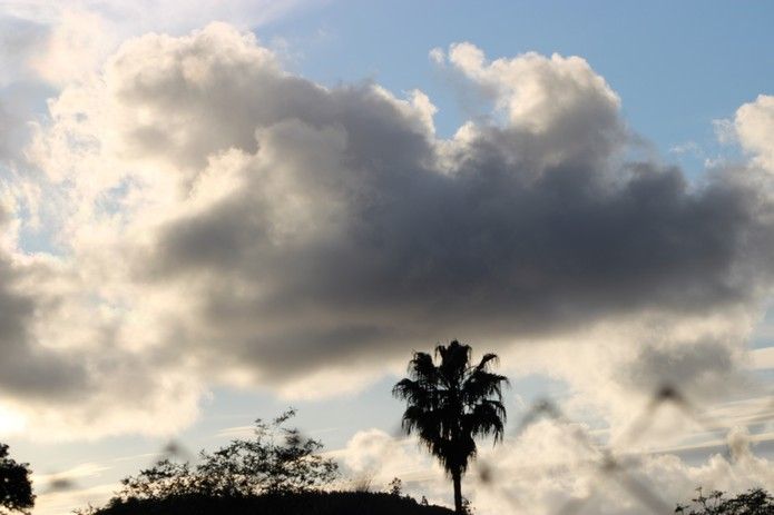 Miércoles con nubes y llluvias