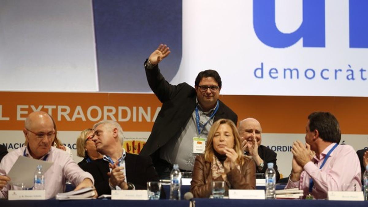 Francessc Gambús saluda tras ser elegido nuevo candidato de Unió en las elecciones europeas