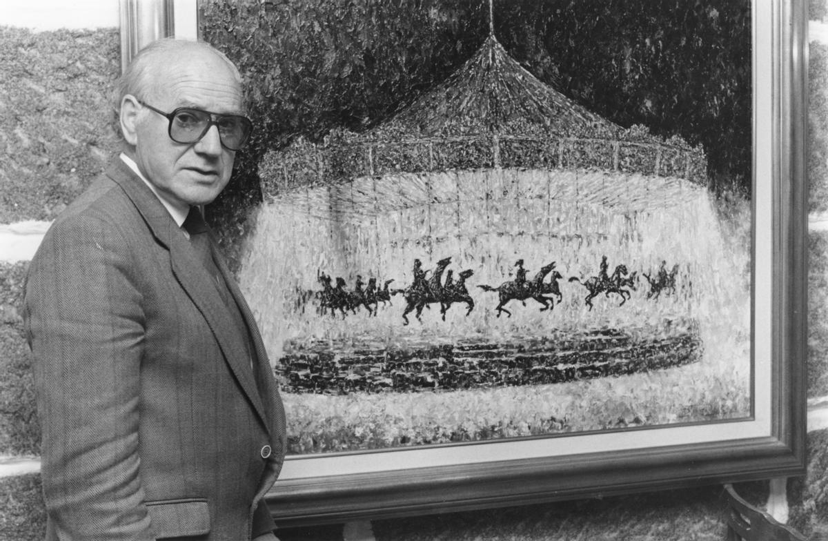 El pintor buenense en una imagen de archivo en la década de los 90.