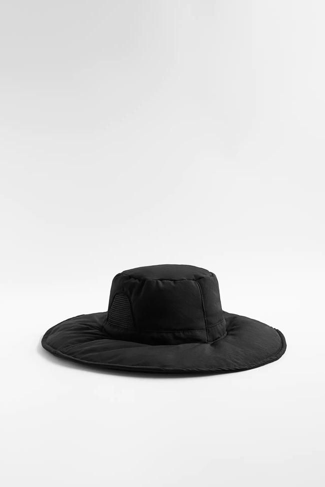 Gorro 'bucket' acolchado, de Zara