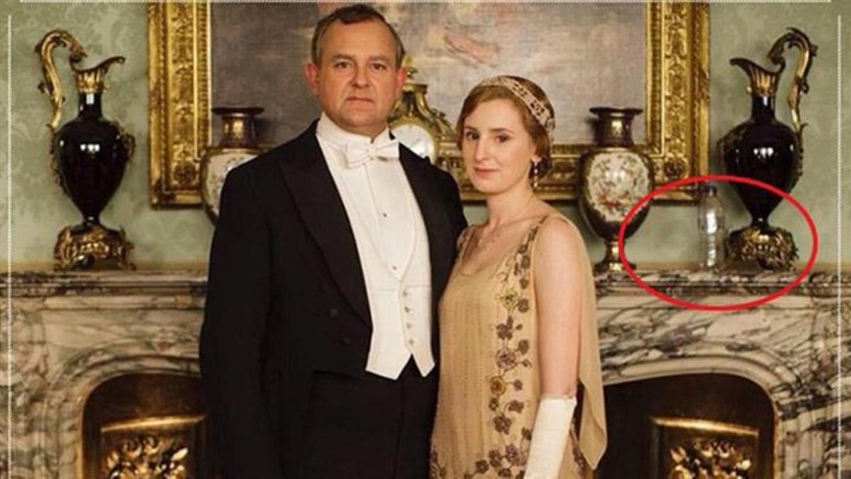 Una botella de plástico se cuela en las fotos promocionales de 'Downton Abbey'