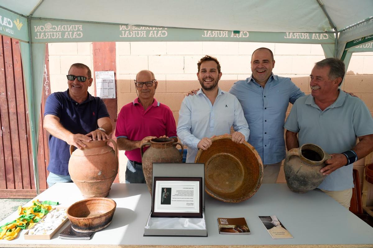 GALERÍA | Pereruela exalta su alfarería tradicional en una feria