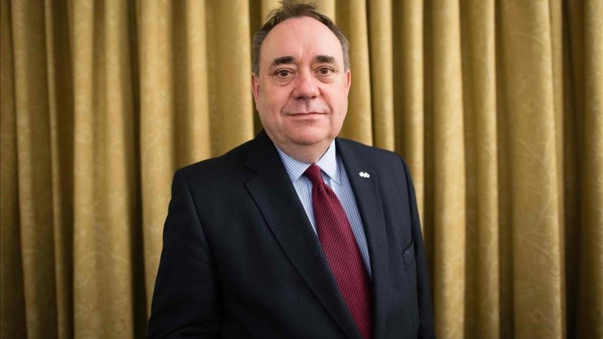 El exprimer ministro escocés Alex Salmond, denunciado por agresión sexual