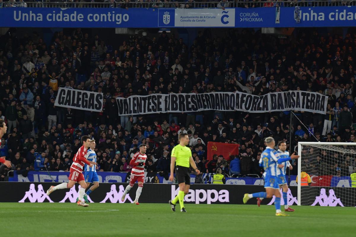 La grada de Riazor, durante el encuentro entre el Deportivo y el Granada, el pasado domingo.