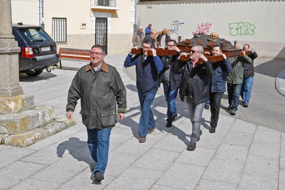 Los preparativos del Cristo del Amparo