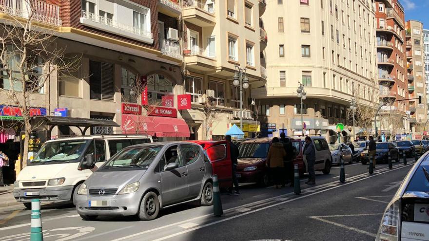 Choque múltiple y atasco en la avenida del Oeste de València