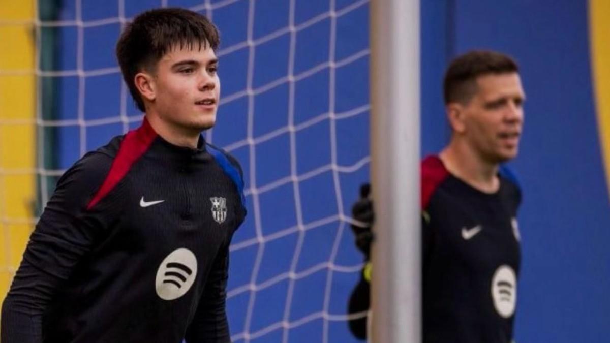 Max Bonfill y Tek en un entrenamiento del primer equipo