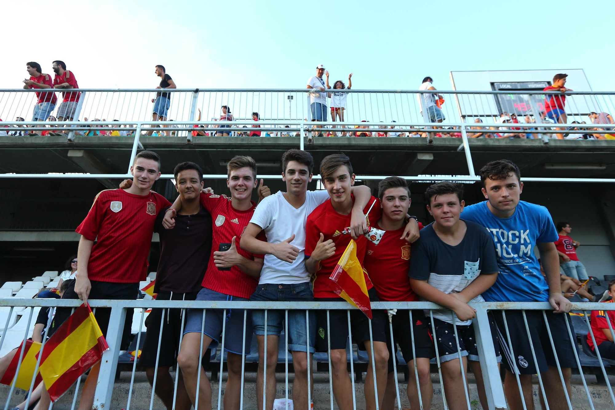 Galería | Búscate en las últimas visitas de la selección española al SkyFi Castalia