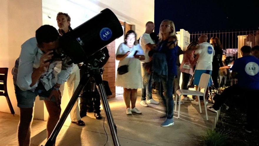 Una de las jornadas de observación en el centro del Ayuntamiento de Eivissa. | AAE