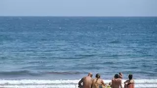 Telde activa un servicio especial de limpieza en las playas durante la Semana Santa