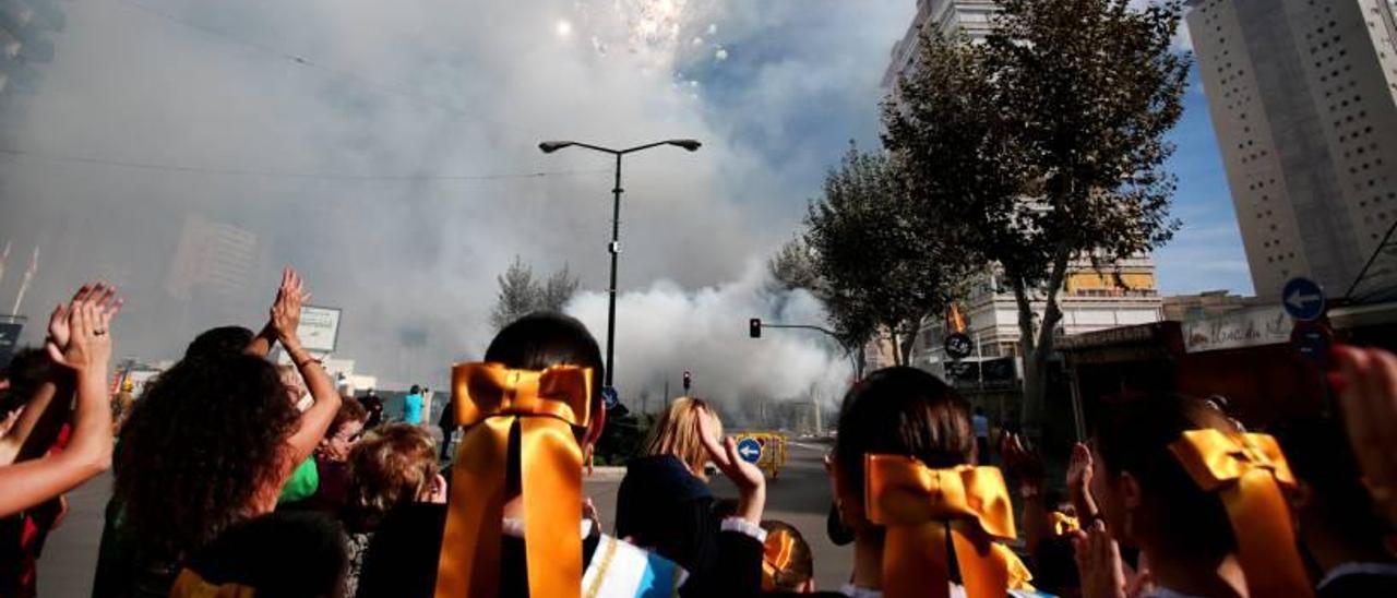 El Ayuntamiento amplía el perímetro de las mascletás para dar más seguridad al público