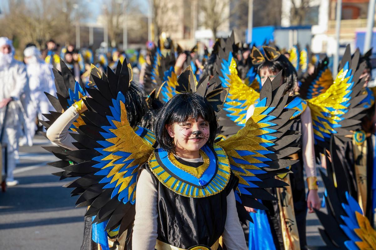 En el desfile de Cambados hubo participantes de todas las edades.
