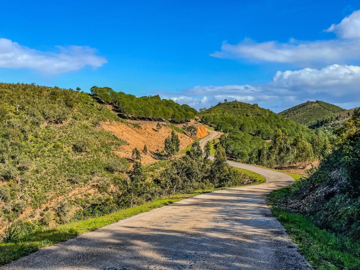 Las montañas de la sierra de Monchique en el Algarve portugués