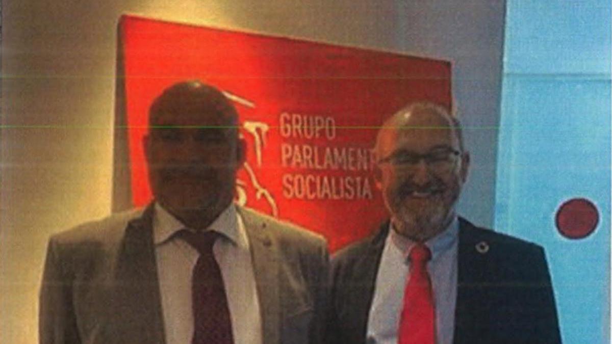 Navarro Tacoronte y Juan Bernardo Fuentes en imagen en el Congreso añadida al sumario del 'caso Mediador'.