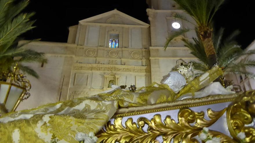 Sant Roc y la Mare de Déu d&#039;Agost en procesión por las calles de La Nucía
