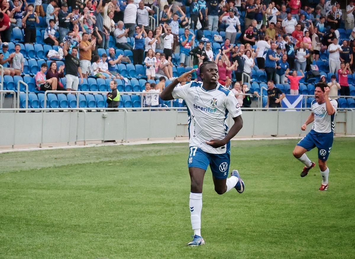 Partido de Primera RFEF CD Tenerife-Arenas