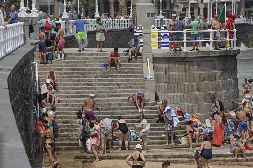 Playa de San Lorenzo con Sol y calor