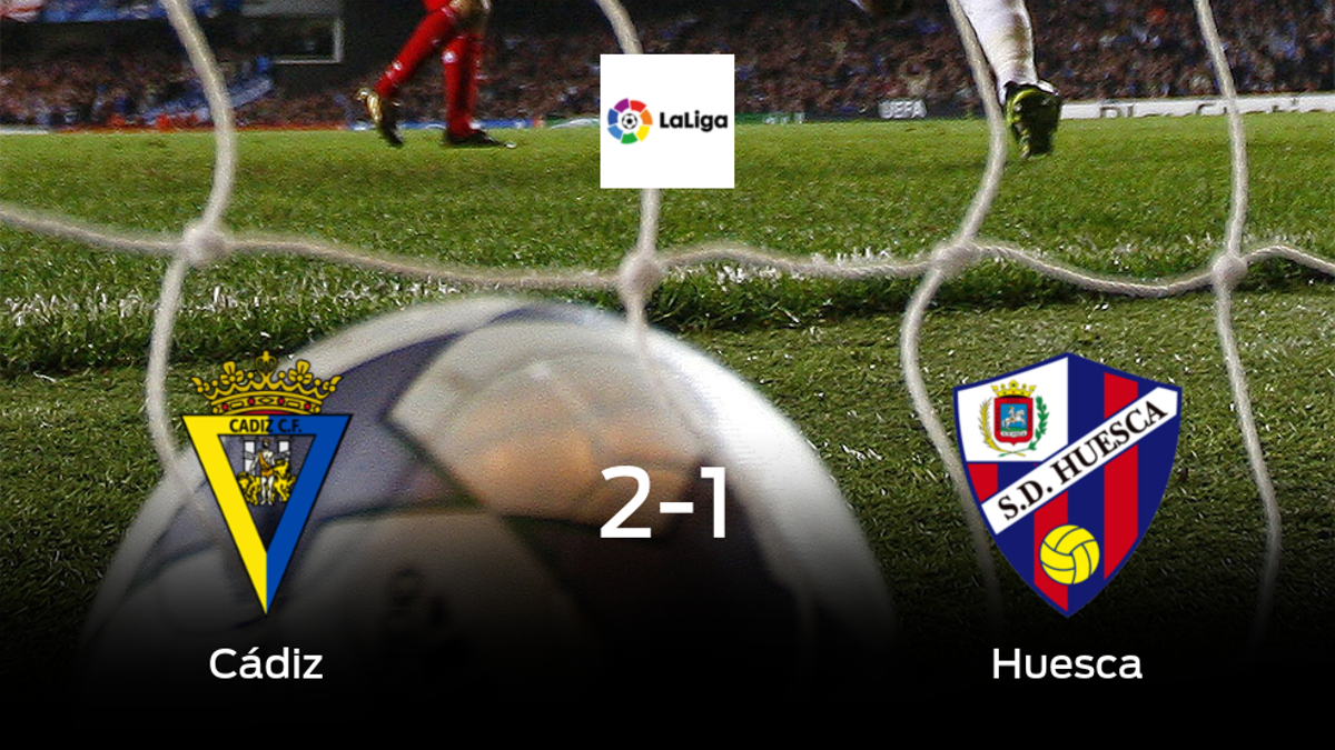 El Cádiz doblega al Huesca por 2-1