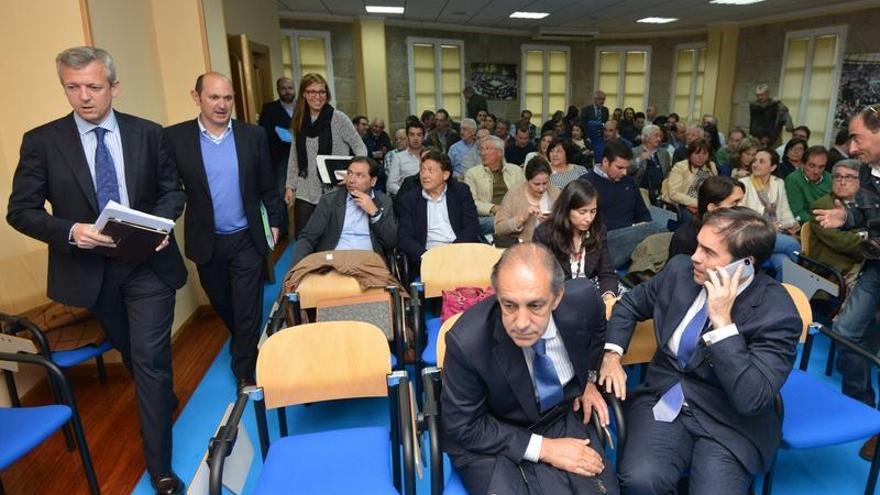 Rueda y Louzán entran a la reunión que ayer celebró la junta provincial del PP de Pontevedra.