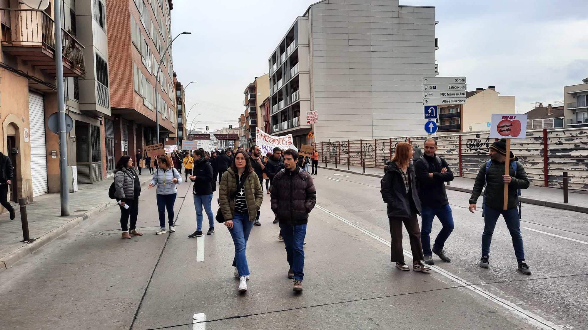 Talls de carretera a Manresa per la protesta de mestres i professors