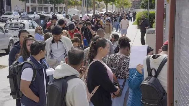 VÍDEO | Vox apuesta por retirar ayudas públicas a ONG como Cáritas por su apoyo a la regularización: "Viven del negocio millonario de la inmigración"