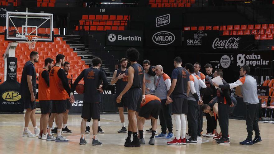 La plantilla, tras la victoria en el Beaublanc ante el Limoges CSP, voló en chárter a València y ha podido preparar con garantías el encuentro.