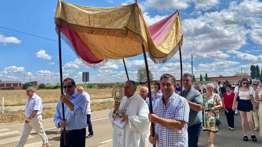 Maire de Castroponce muestra su lado más solidario para culminar las celebraciones