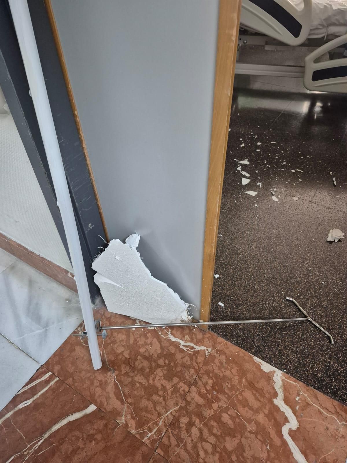 Cae el techo de escayola de una habitación del Hospital de Alicante