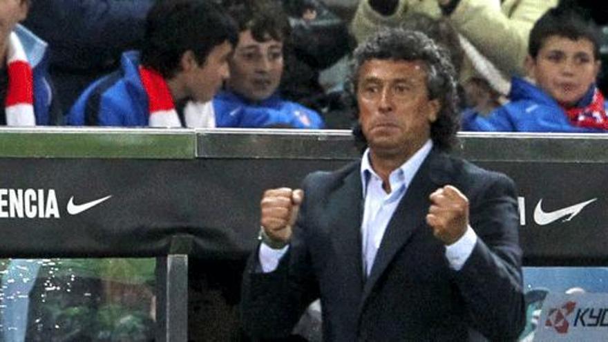 Gorosito en el Vicente Calderón cuando dirigía al Xerez