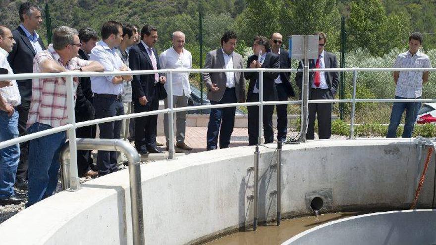 Moliner inaugura en Toga una nueva depuradora que permitirá tratar 36.500 m3 de agua residual