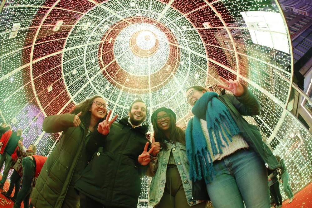 La Navidad arranca en Vigo con el encendido del alumbrado // Ricardo Grobas