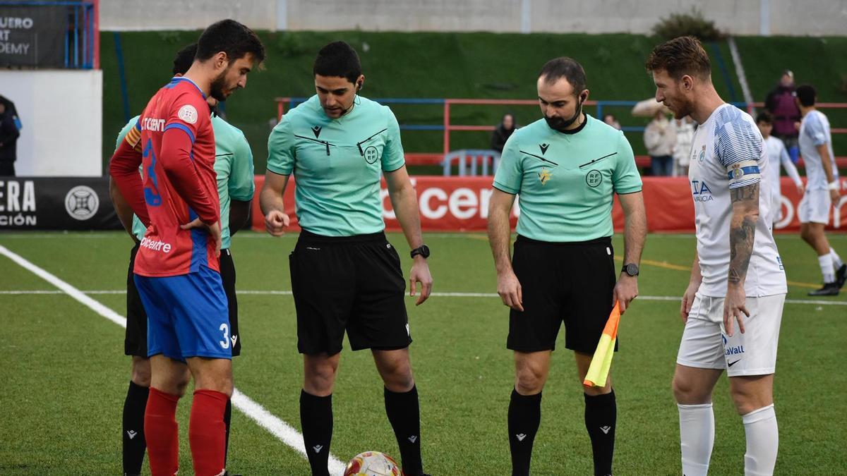 Al inicio del encuentro.