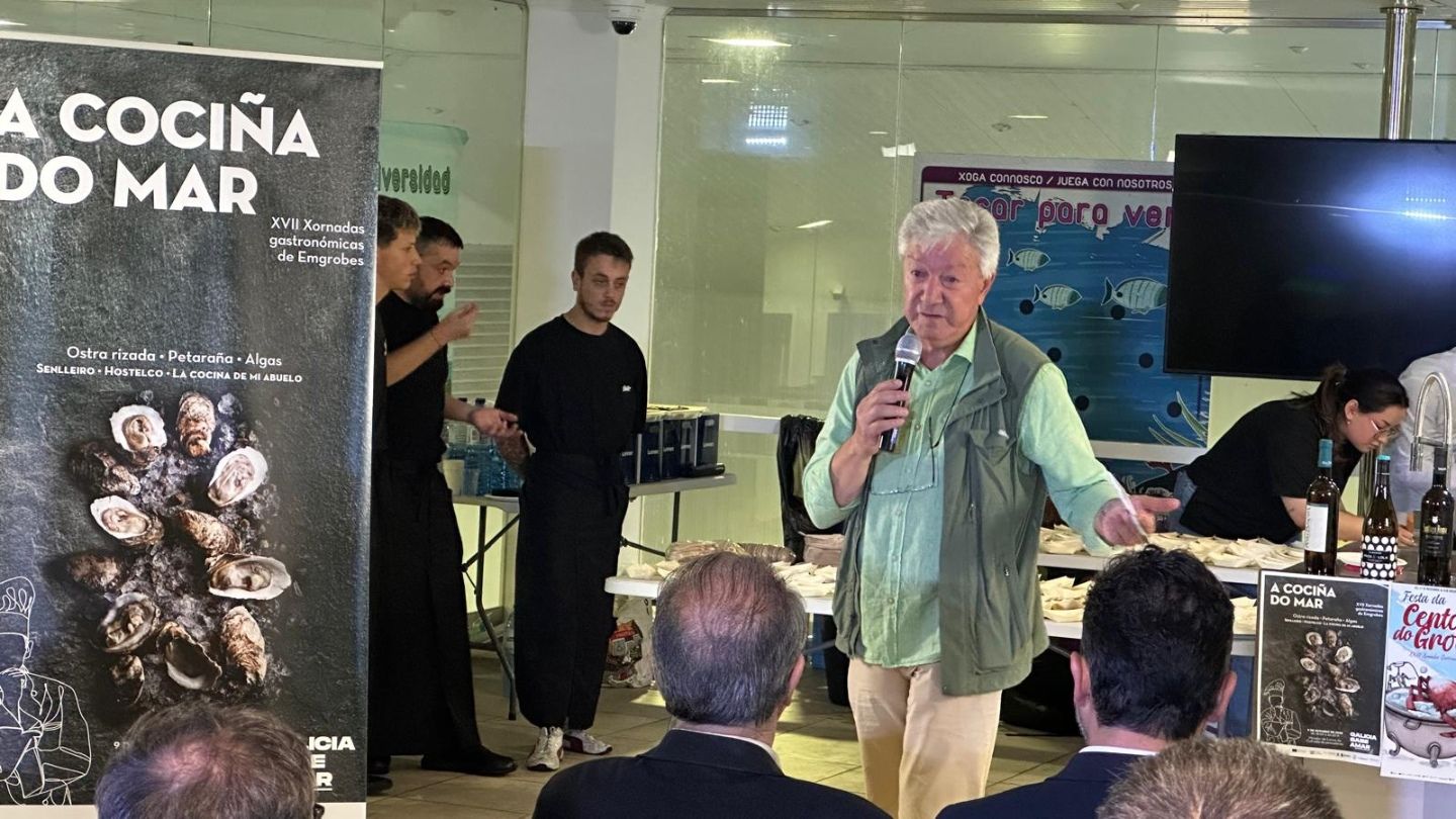 La jornada gastronómica La Cocina del Mar, que ofrece Emgrobes en la sala mirador de la lonja de contratación grovense.