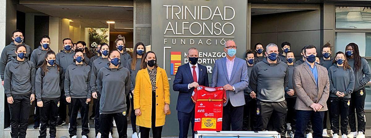 Las Guerreras visitan la Diputación y la Fundación Trinidad Alfonso