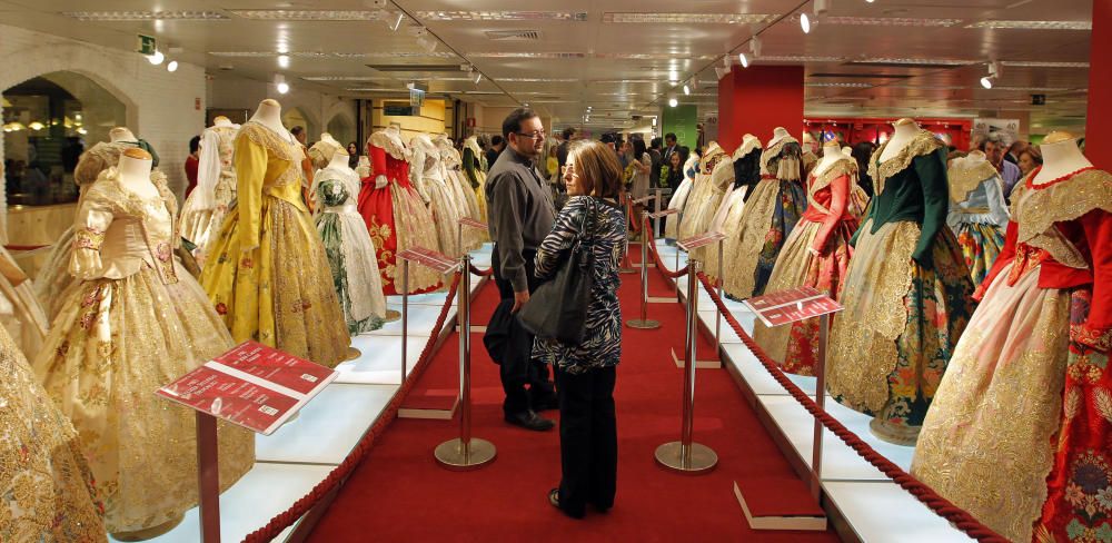 Exposición histórica de trajes de falleras mayores de València