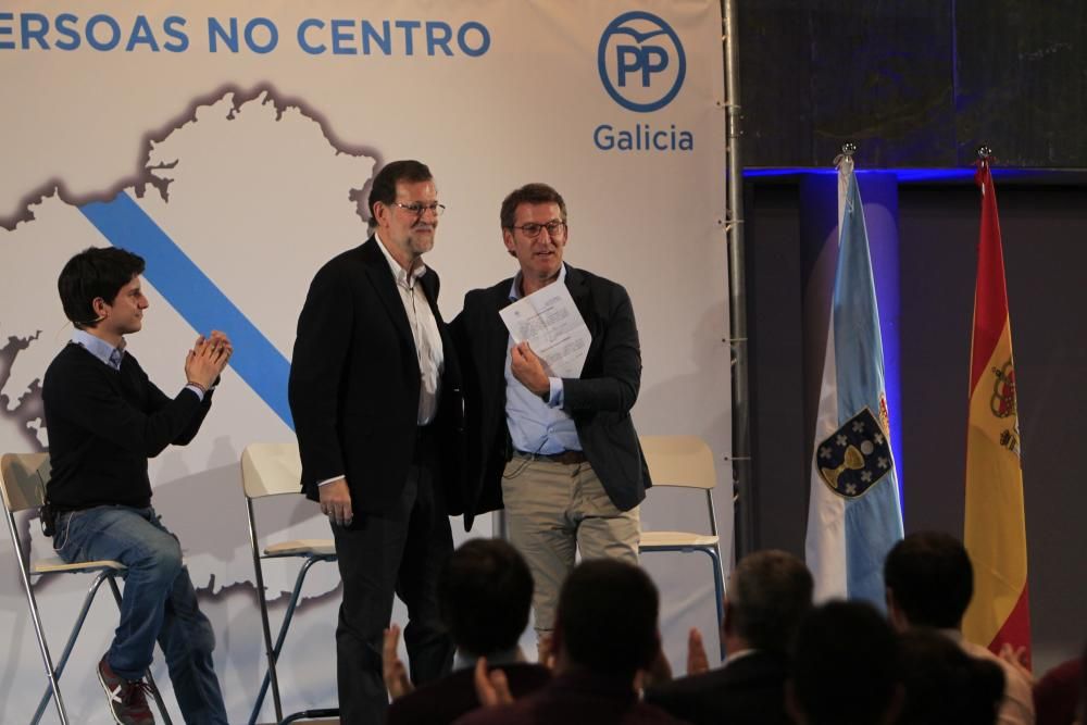 El presidente del Gobierno en funciones participó ayer en un acto de las Novas Xeracións del PP de Galicia junto a Feijóo y Ana Pastor.