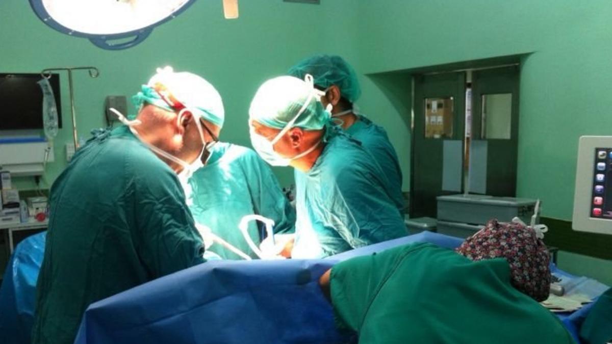 Una de las cirugias oncológicas abdómino-pélvica del Hospital General de Elche