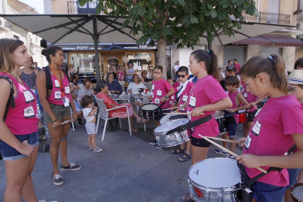 Fira del Circ al carrer de la Bisbal de l''Empordà