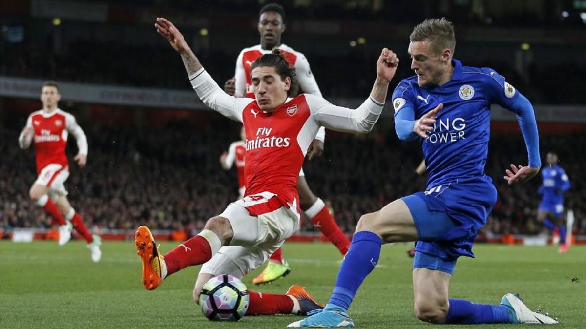 Bellerín es el lateral que más gusta a Robert Fernández