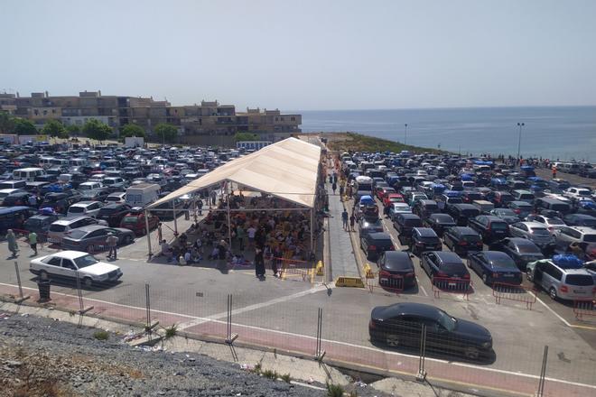 Así son los campamentos de migrantes en Ceuta: módulos militares con literas, agua potable y zonas segregadas para ordenar la crisis de acogida