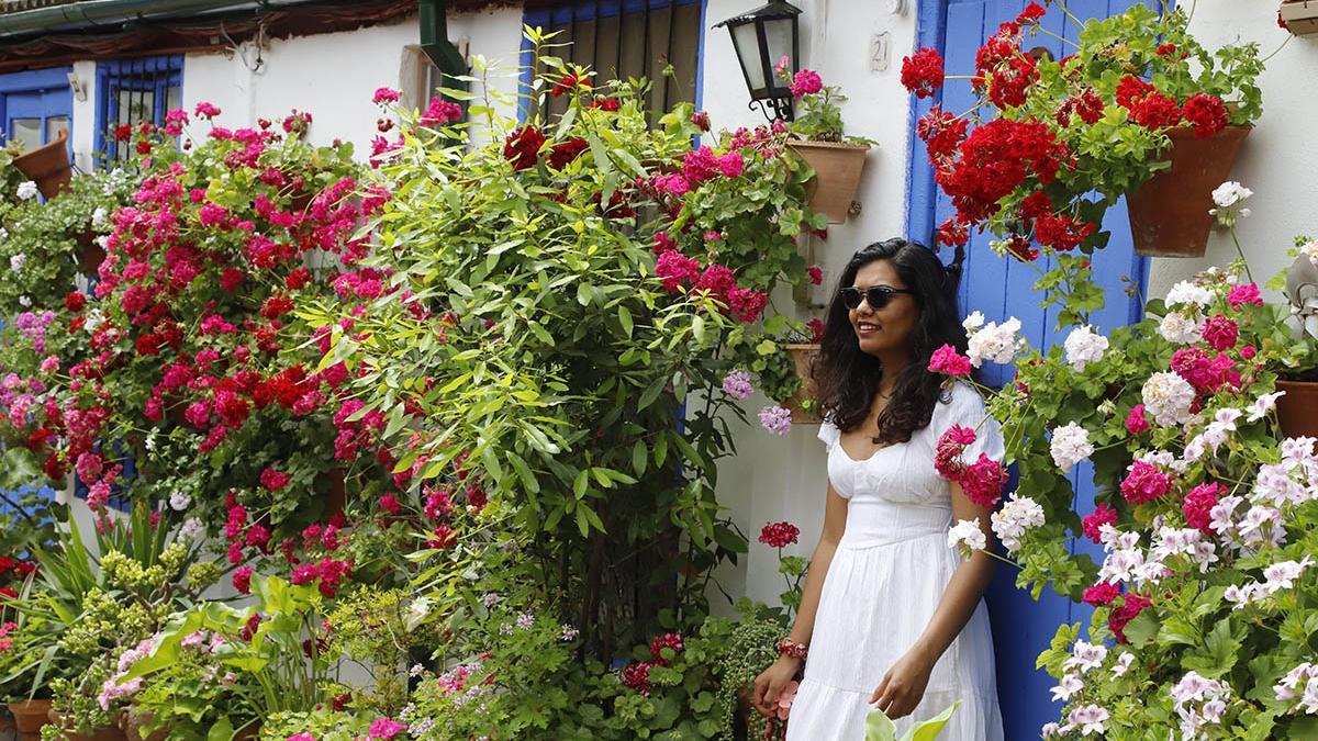 Una visitante en el Patio Marroquíes 6