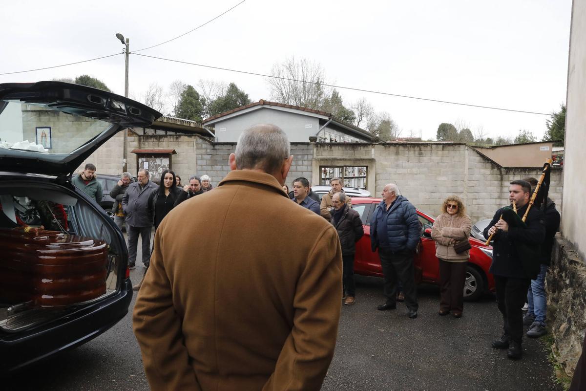 Limanes. Iglesia parroquial Santa María de la O. Funeral Selito