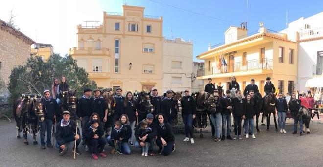 Les millors imatges de l'entrada del Pi de les Quintes i els Quintos a Santa Magdalena