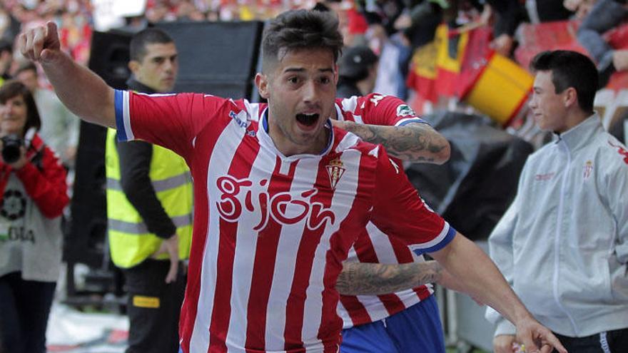 Jony celebra un tanto con el Sporting de Gijón.